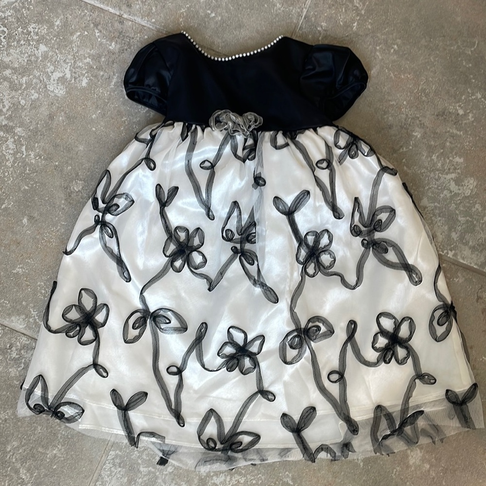Girl’s Dress